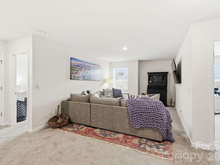 147 Ashelyn Park Drive, Fletcher, NC 28732.  MLS# CAR4357143, YatesRealty ID 24506. Additional Upstairs Gathering Space
