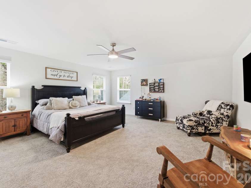147 Ashelyn Park Drive, Fletcher, NC 28732.  MLS# CAR4357143, YatesRealty ID 24506. Incredibly Spacious Primary Suite