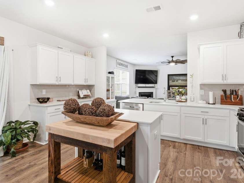 147 Ashelyn Park Drive, Fletcher, NC 28732.  MLS# CAR4357143, YatesRealty ID 24506. Perfect Kitchen for Prep and Entertaining