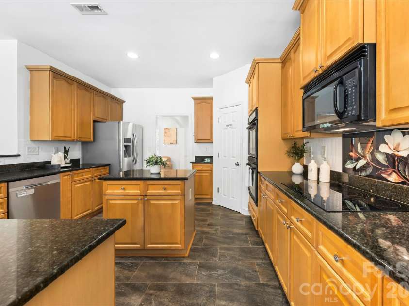 146 Trotter Ridge Drive, Mooresville, NC 28117.  MLS# CAR4416789, YatesRealty ID 24507. 
