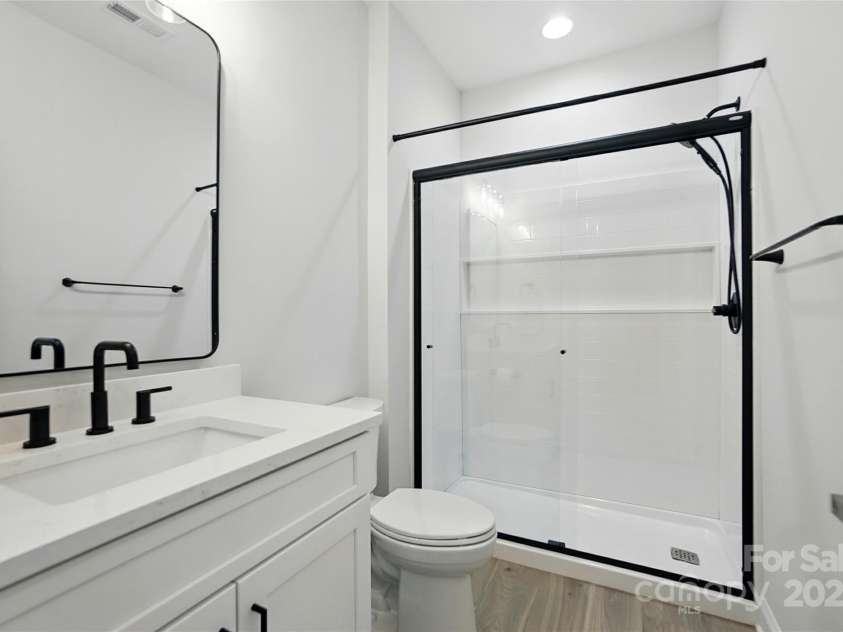 7322 Vesper Drive, Huntersville, NC 28078.  MLS# CAR4264938, YatesRealty ID 24507. Bathroom