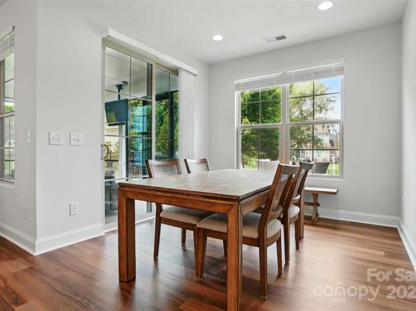 7322 Vesper Drive, Huntersville, NC 28078.  MLS# CAR4264938, YatesRealty ID 24507. Breakfast Area