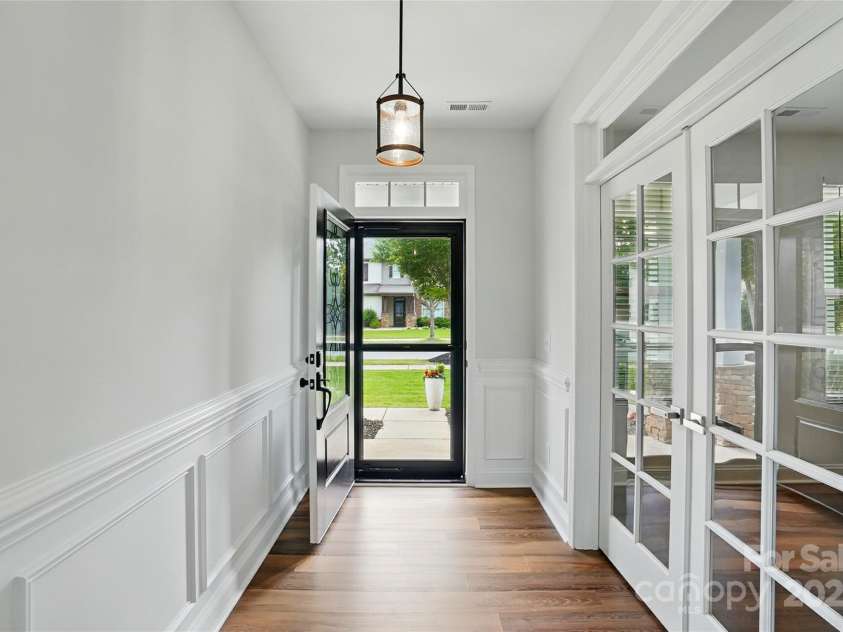 7322 Vesper Drive, Huntersville, NC 28078.  MLS# CAR4264938, YatesRealty ID 24507. Foyer