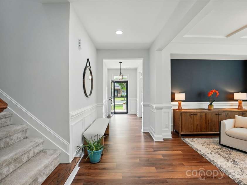 7322 Vesper Drive, Huntersville, NC 28078.  MLS# CAR4264938, YatesRealty ID 24507. Foyer