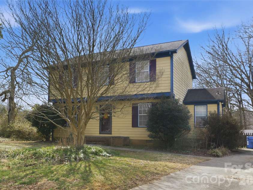 9444 Stately Oak Lane, Mint Hill, NC 28227.  MLS# CAR4345768, YatesRealty ID 24508. 