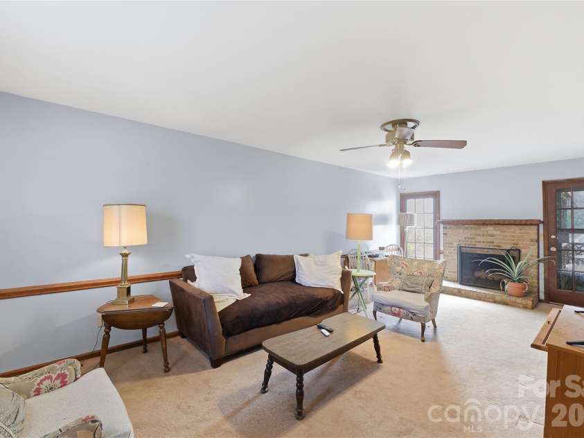 9444 Stately Oak Lane, Mint Hill, NC 28227.  MLS# CAR4345768, YatesRealty ID 24508. 