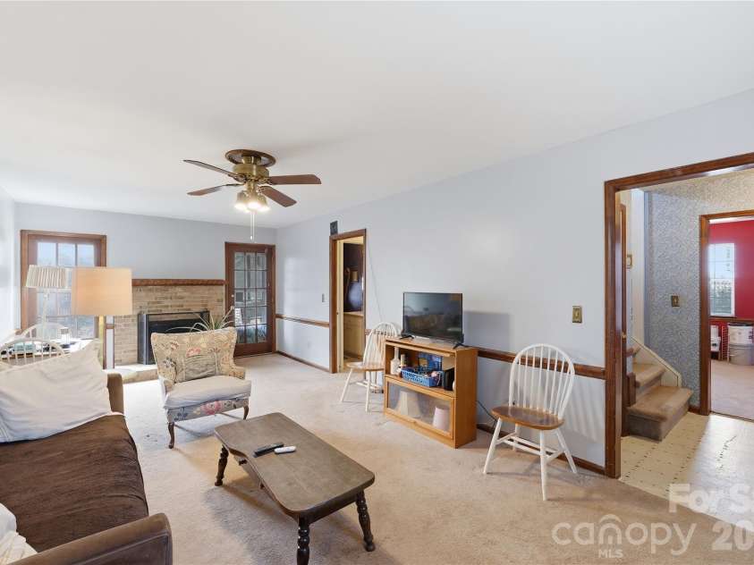 9444 Stately Oak Lane, Mint Hill, NC 28227.  MLS# CAR4345768, YatesRealty ID 24508. 