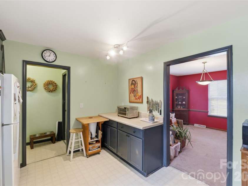 9444 Stately Oak Lane, Mint Hill, NC 28227.  MLS# CAR4345768, YatesRealty ID 24508. 