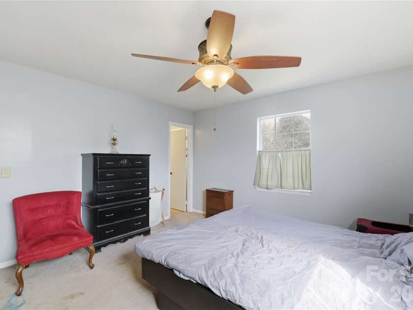 9444 Stately Oak Lane, Mint Hill, NC 28227.  MLS# CAR4345768, YatesRealty ID 24508. 