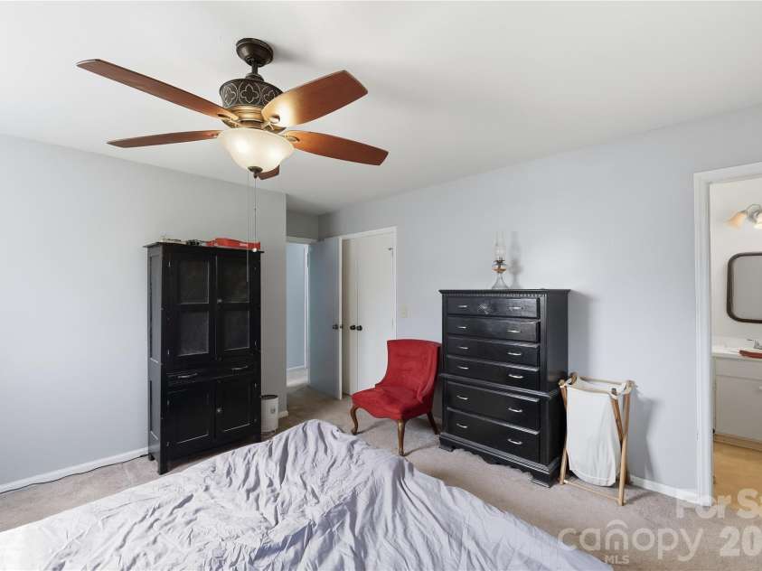 9444 Stately Oak Lane, Mint Hill, NC 28227.  MLS# CAR4345768, YatesRealty ID 24508. 