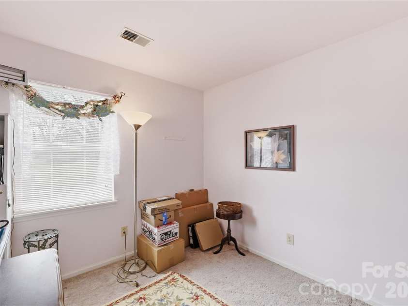 9444 Stately Oak Lane, Mint Hill, NC 28227.  MLS# CAR4345768, YatesRealty ID 24508. 