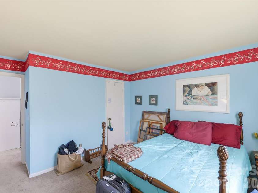 9444 Stately Oak Lane, Mint Hill, NC 28227.  MLS# CAR4345768, YatesRealty ID 24508. 