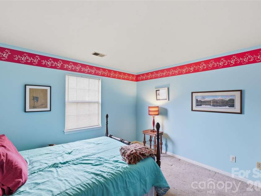 9444 Stately Oak Lane, Mint Hill, NC 28227.  MLS# CAR4345768, YatesRealty ID 24508. 
