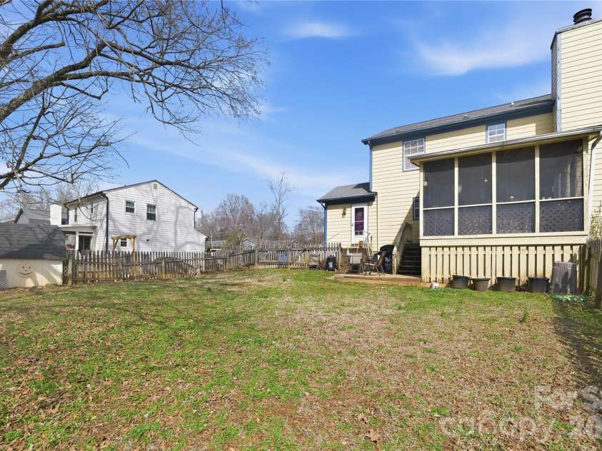 9444 Stately Oak Lane, Mint Hill, NC 28227.  MLS# CAR4345768, YatesRealty ID 24508. 