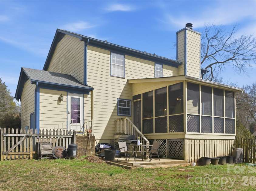 9444 Stately Oak Lane, Mint Hill, NC 28227.  MLS# CAR4345768, YatesRealty ID 24508. 