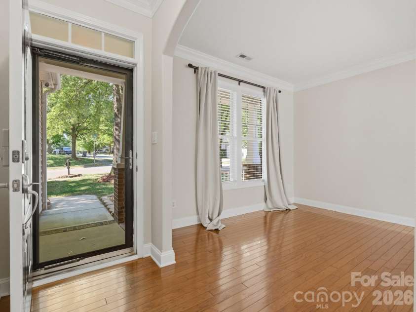 10094 Paisley Drive, Charlotte, NC 28269.  MLS# CAR4382557, YatesRealty ID 24509. 