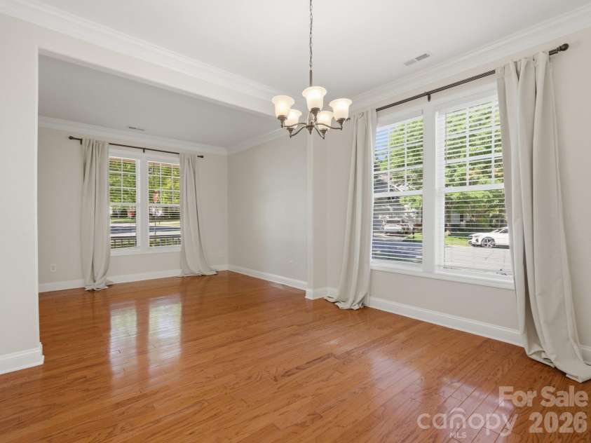 10094 Paisley Drive, Charlotte, NC 28269.  MLS# CAR4382557, YatesRealty ID 24509. 