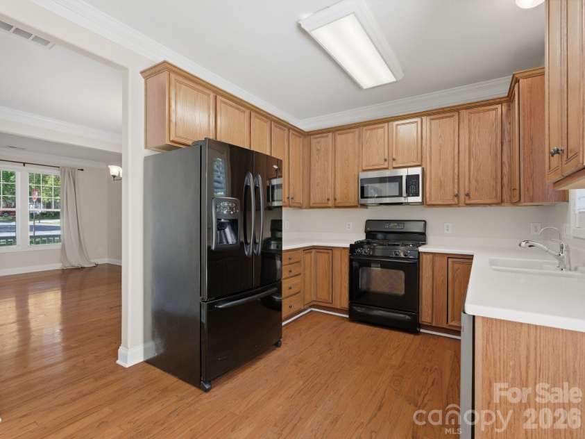 10094 Paisley Drive, Charlotte, NC 28269.  MLS# CAR4382557, YatesRealty ID 24509. 