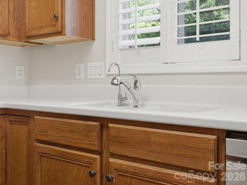 10094 Paisley Drive, Charlotte, NC 28269.  MLS# CAR4382557, YatesRealty ID 24509. 