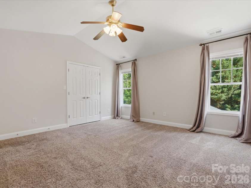 10094 Paisley Drive, Charlotte, NC 28269.  MLS# CAR4382557, YatesRealty ID 24509. 