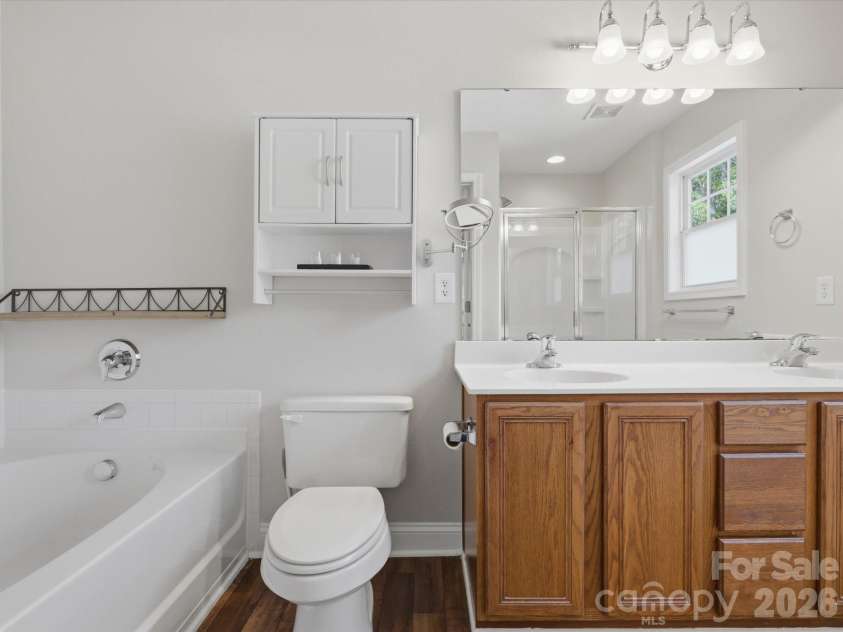 10094 Paisley Drive, Charlotte, NC 28269.  MLS# CAR4382557, YatesRealty ID 24509. 
