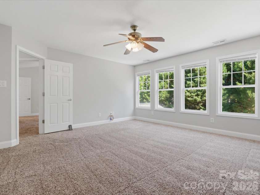 10094 Paisley Drive, Charlotte, NC 28269.  MLS# CAR4382557, YatesRealty ID 24509. 