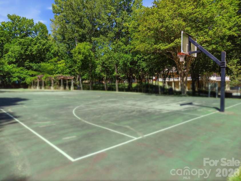 10094 Paisley Drive, Charlotte, NC 28269.  MLS# CAR4382557, YatesRealty ID 24509. 