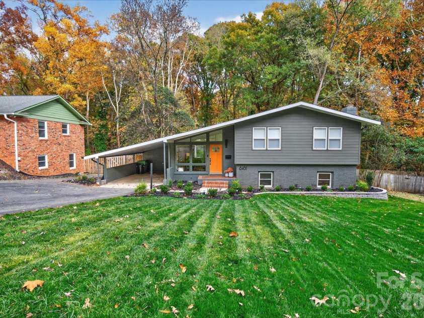 6431 Rosecrest Drive, Charlotte, NC 28210.  MLS# CAR4335121, YatesRealty ID 2451. 