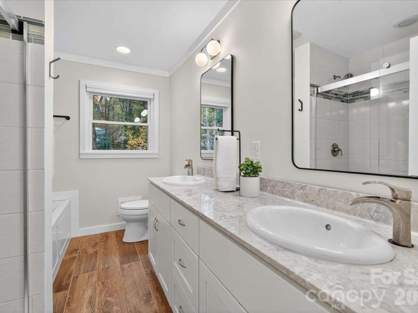 6431 Rosecrest Drive, Charlotte, NC 28210.  MLS# CAR4335121, YatesRealty ID 2451. 