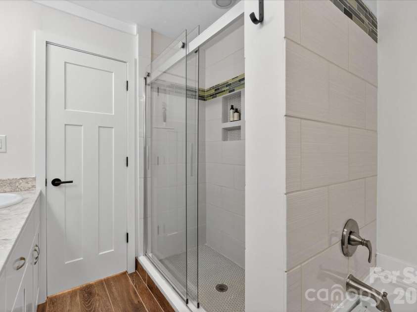 6431 Rosecrest Drive, Charlotte, NC 28210.  MLS# CAR4335121, YatesRealty ID 2451. 