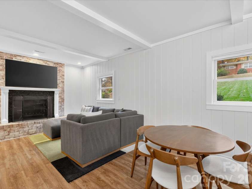 6431 Rosecrest Drive, Charlotte, NC 28210.  MLS# CAR4335121, YatesRealty ID 2451. 