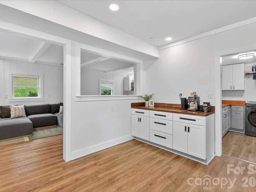 6431 Rosecrest Drive, Charlotte, NC 28210.  MLS# CAR4335121, YatesRealty ID 2451. 