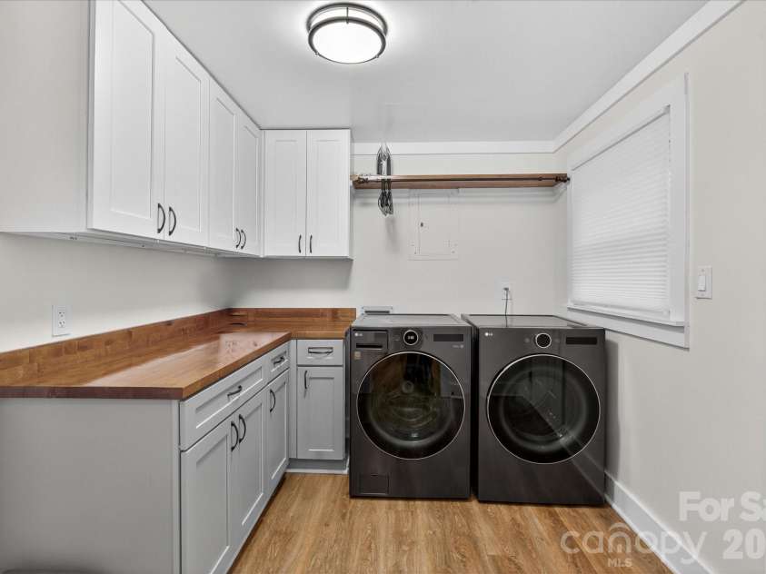 6431 Rosecrest Drive, Charlotte, NC 28210.  MLS# CAR4335121, YatesRealty ID 2451. 