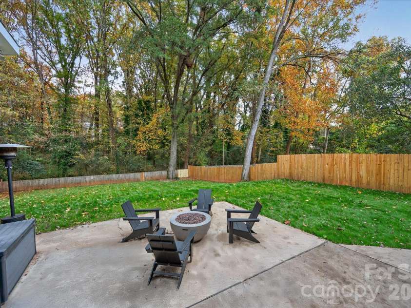 6431 Rosecrest Drive, Charlotte, NC 28210.  MLS# CAR4335121, YatesRealty ID 2451. 