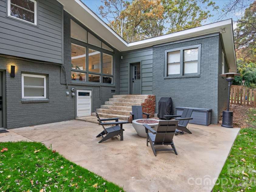 6431 Rosecrest Drive, Charlotte, NC 28210.  MLS# CAR4335121, YatesRealty ID 2451. 