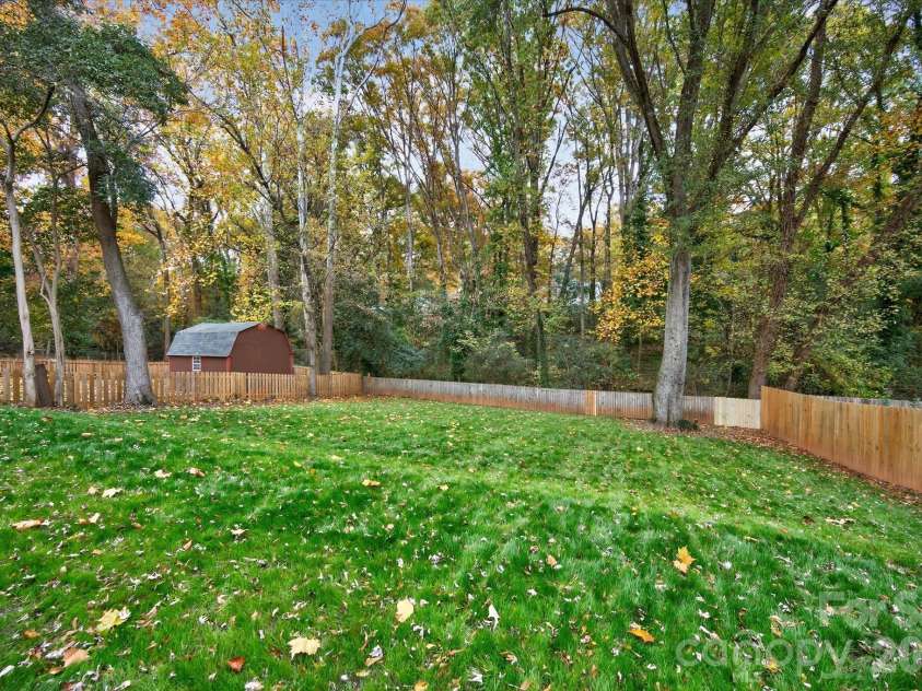 6431 Rosecrest Drive, Charlotte, NC 28210.  MLS# CAR4335121, YatesRealty ID 2451. 