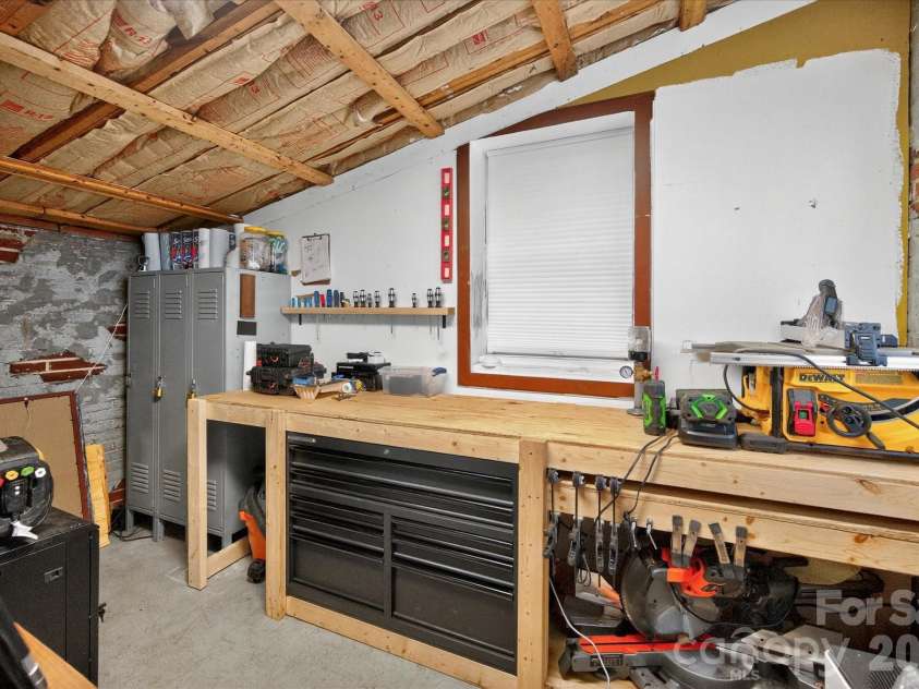 6431 Rosecrest Drive, Charlotte, NC 28210.  MLS# CAR4335121, YatesRealty ID 2451. Workshop 