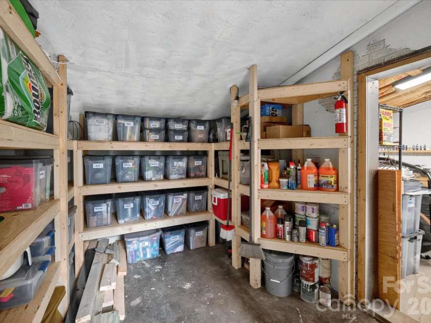 6431 Rosecrest Drive, Charlotte, NC 28210.  MLS# CAR4335121, YatesRealty ID 2451. Workshop