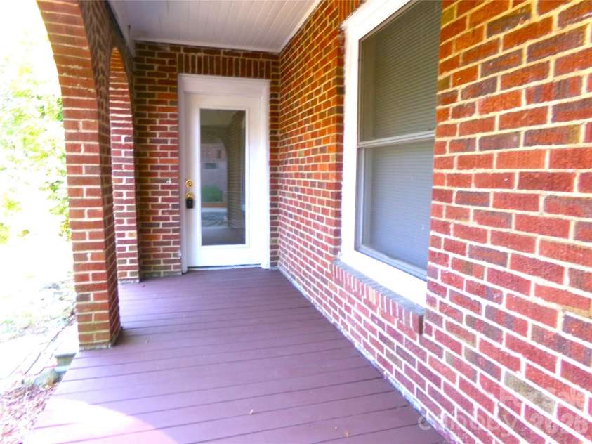 1014 Main Street, Albemarle, NC 28001.  MLS# CAR4378971, YatesRealty ID 24510. 