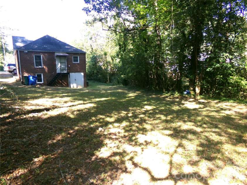 1014 Main Street, Albemarle, NC 28001.  MLS# CAR4378971, YatesRealty ID 24510. 
