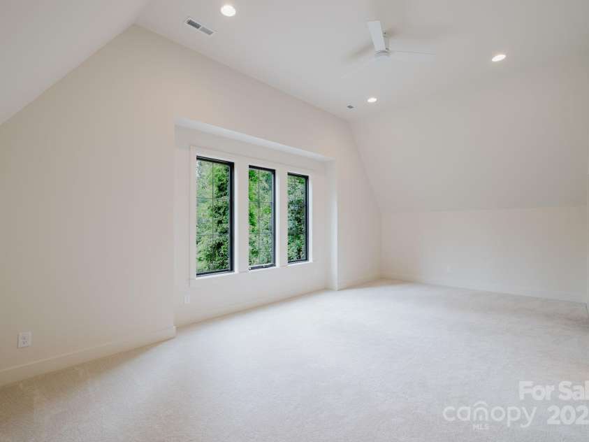 1807 Arnold Drive, Charlotte, NC 28205.  MLS# CAR4251651, YatesRealty ID 24510. 