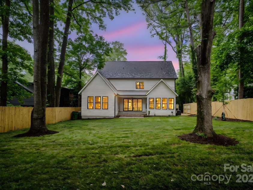 1807 Arnold Drive, Charlotte, NC 28205.  MLS# CAR4251651, YatesRealty ID 24510. 