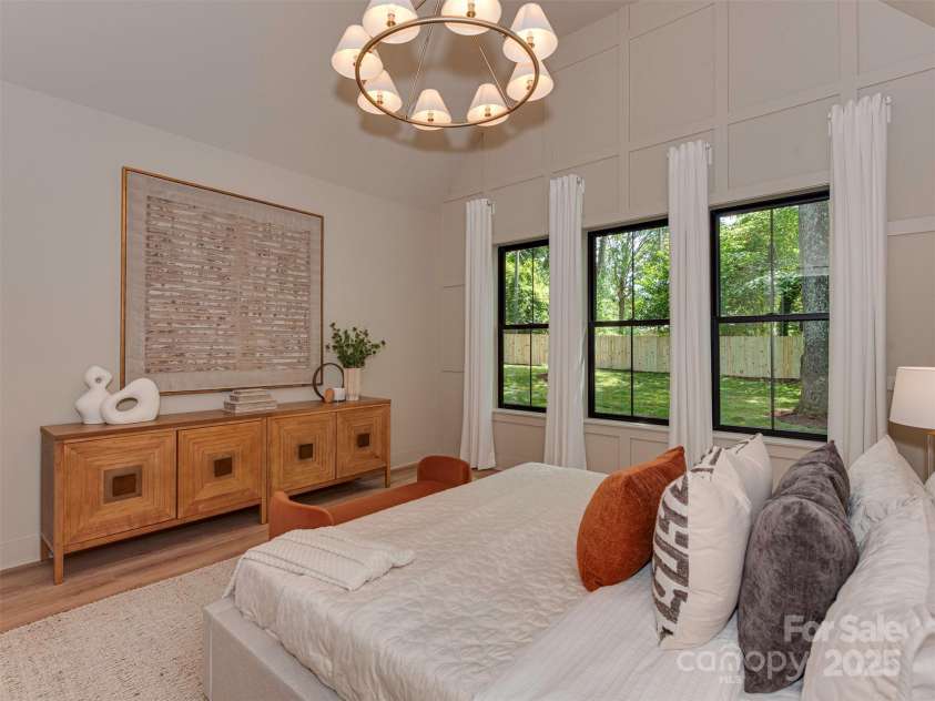 1807 Arnold Drive, Charlotte, NC 28205.  MLS# CAR4251651, YatesRealty ID 24510. 