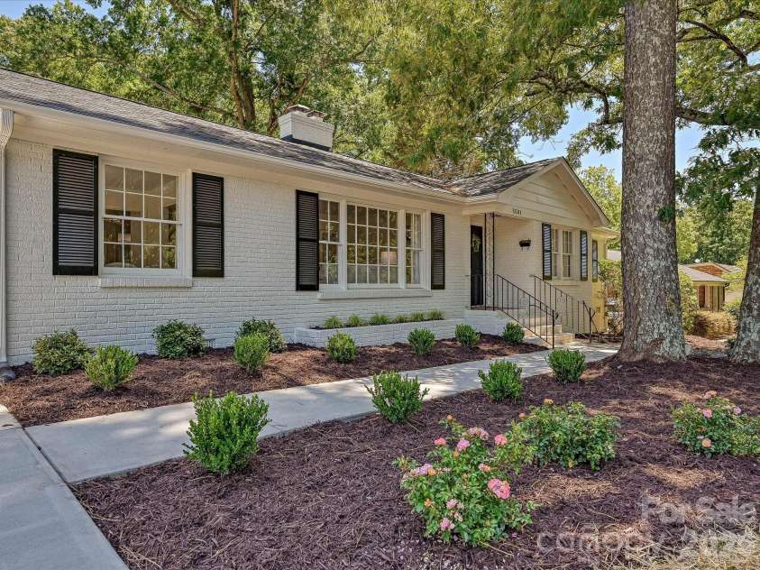 5501 Farmbrook Drive, Charlotte, NC 28210.  MLS# CAR4384059, YatesRealty ID 24511. 