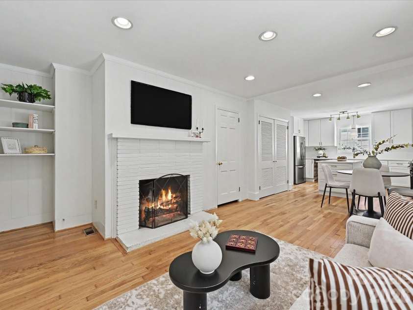 5501 Farmbrook Drive, Charlotte, NC 28210.  MLS# CAR4384059, YatesRealty ID 24511. 