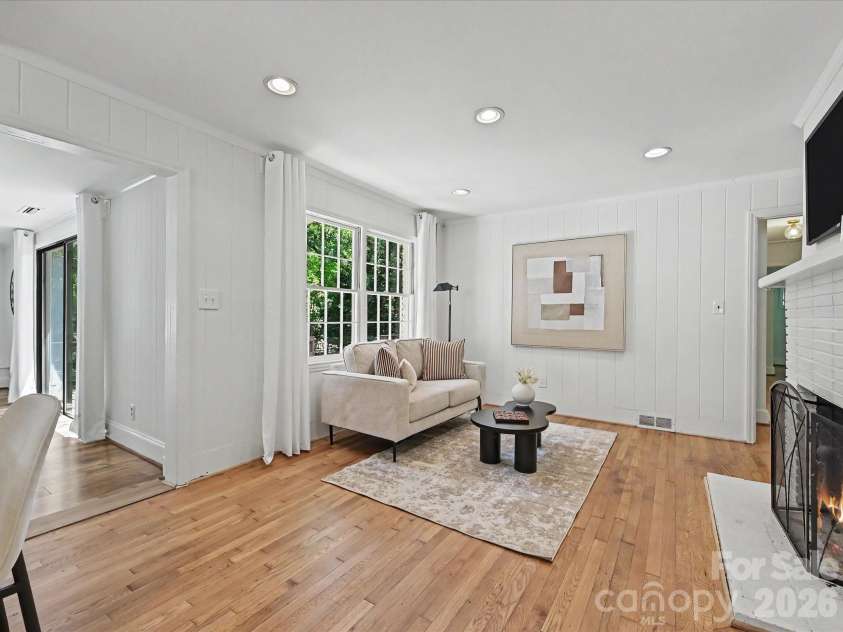 5501 Farmbrook Drive, Charlotte, NC 28210.  MLS# CAR4384059, YatesRealty ID 24511. 