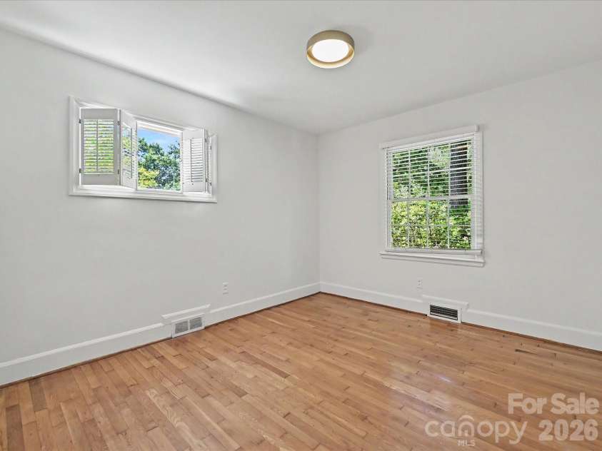 5501 Farmbrook Drive, Charlotte, NC 28210.  MLS# CAR4384059, YatesRealty ID 24511. 