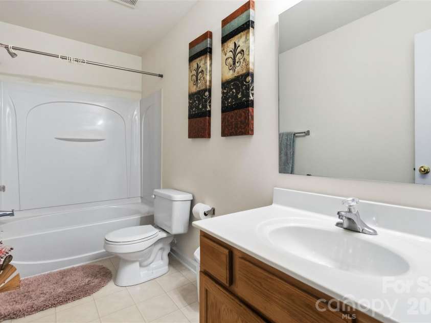 1839 Bray Drive, Charlotte, NC 28214.  MLS# CAR4374895, YatesRealty ID 24512. Bathroom2