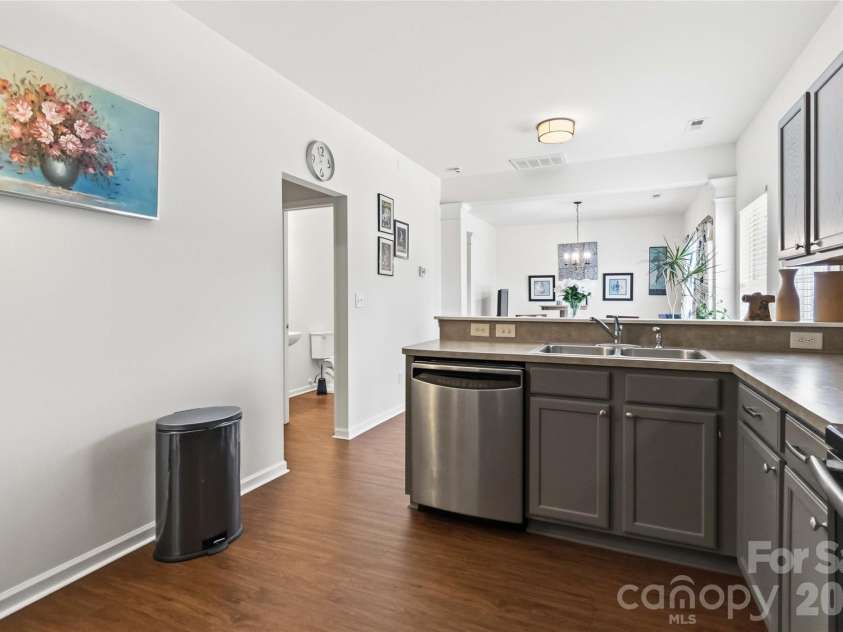 1839 Bray Drive, Charlotte, NC 28214.  MLS# CAR4374895, YatesRealty ID 24512. Kitchen