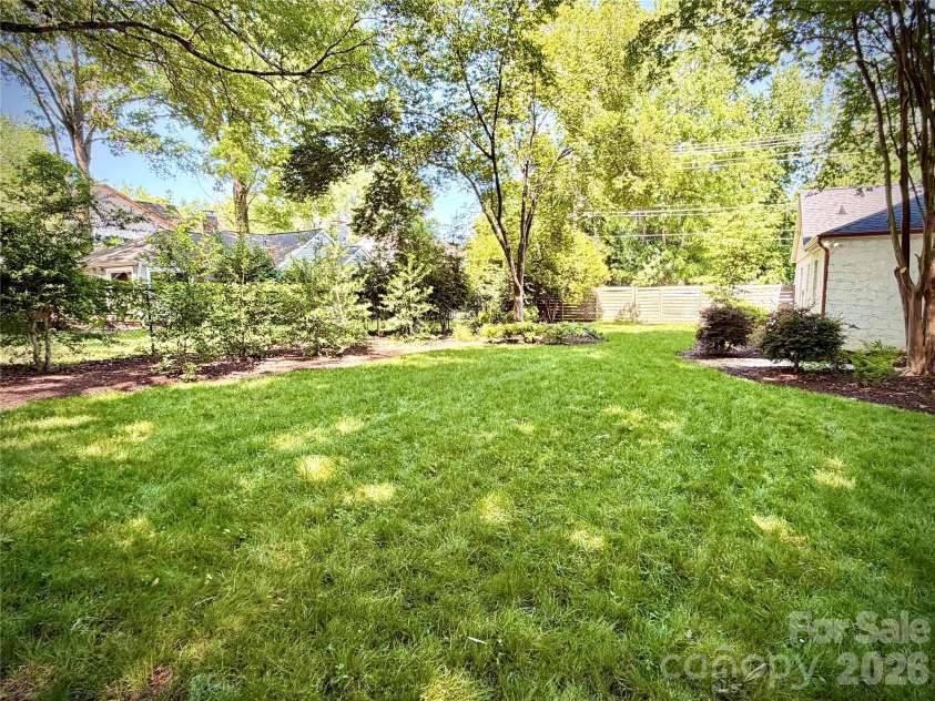 1024 Rockway Drive, Charlotte, NC 28205.  MLS# CAR4384248, YatesRealty ID 24513. 